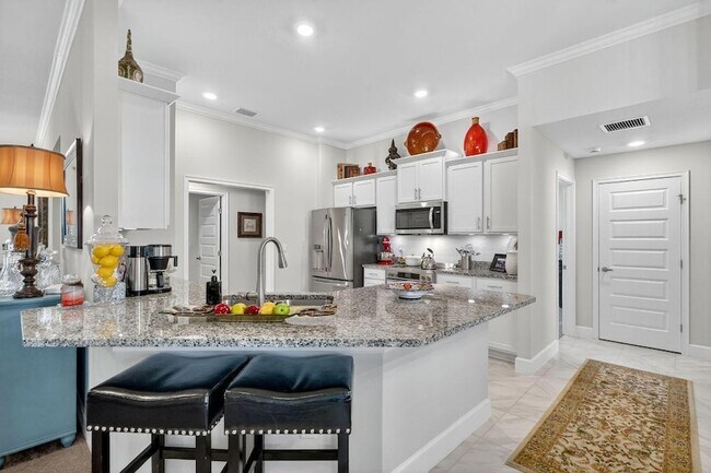 Building Photo - 8652 Waterstone Blvd