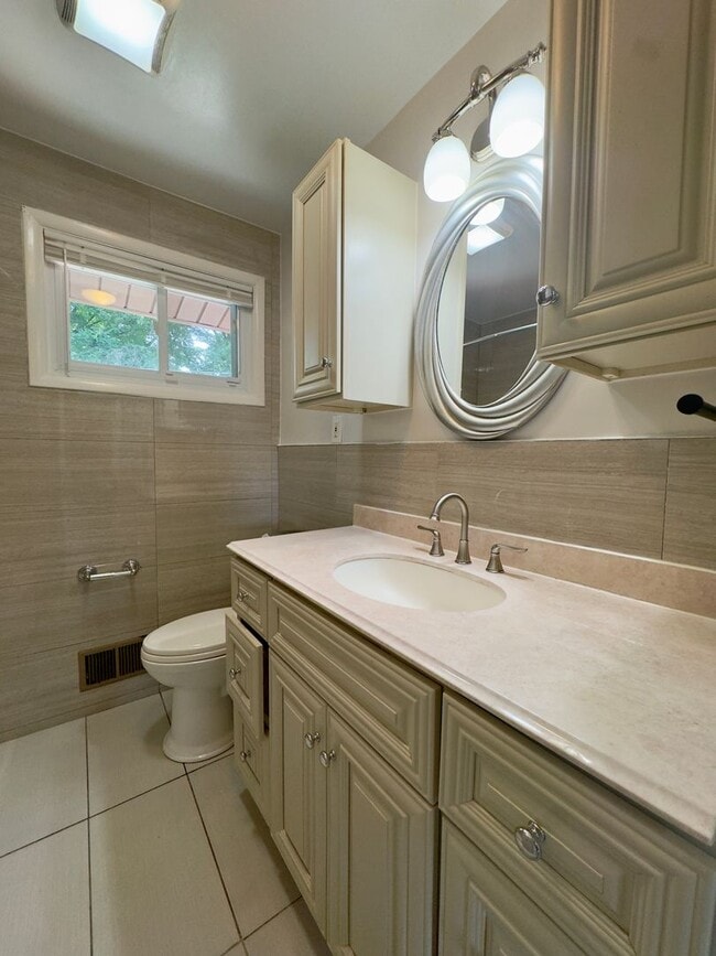 Building Photo - 3903 Innerdale Ct