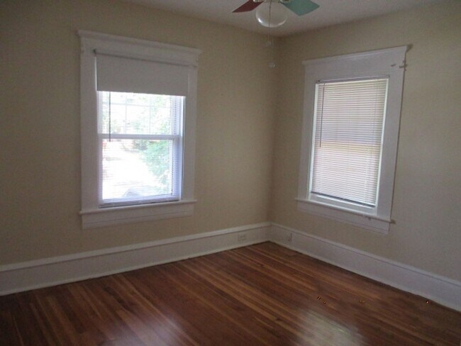 Building Photo - Charming 2br 1ba Condo in Five Points! Ava...