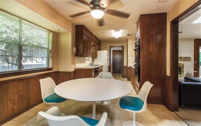 Building Photo - 2121 Stone Creek Dr