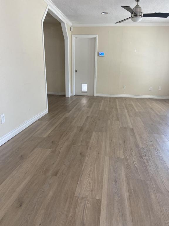 Building Photo - 917 Broadview St