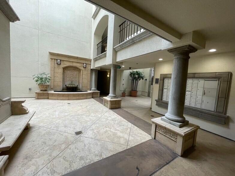 Lobby area - 655 Columbia St