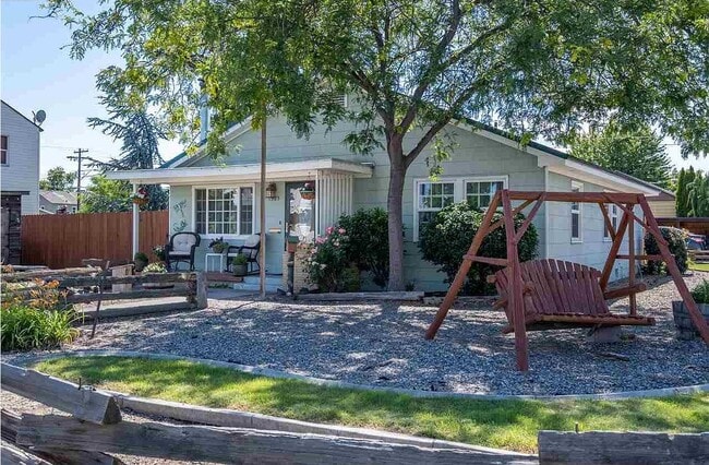 Building Photo - 1505 Thayer Dr