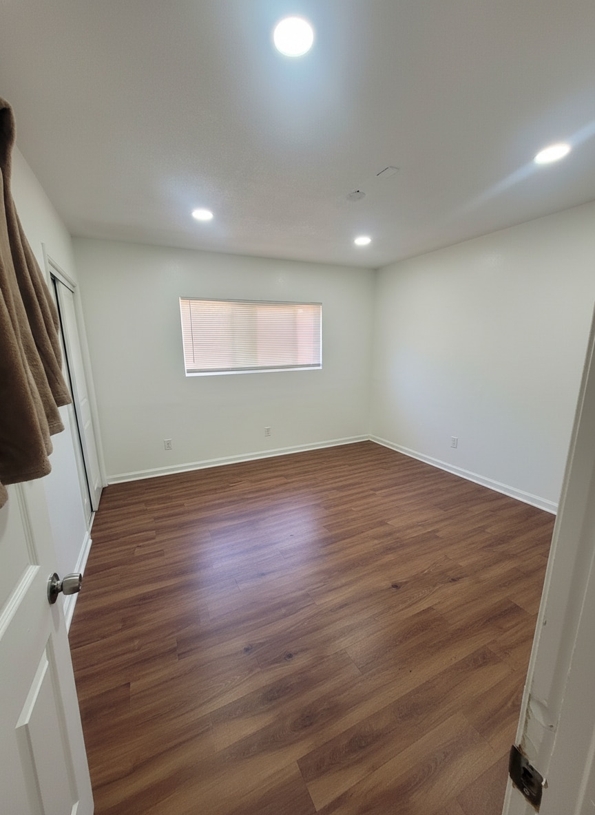 Building Photo - 931 Island Ave