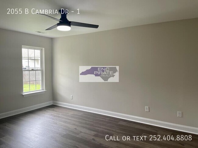 Building Photo - 2055B Cambria Dr