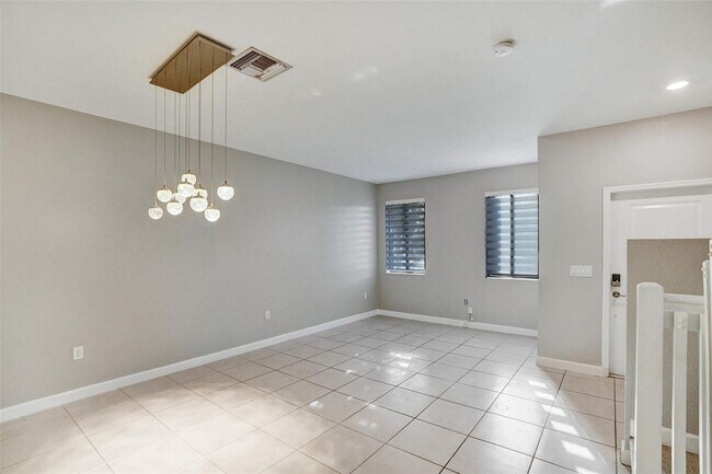 Building Photo - 389 NE 208th Terrace
