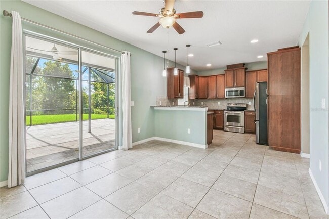 Building Photo - 12320 Fairlawn Dr