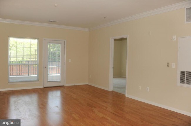 Building Photo - 4850 Eisenhower Ave