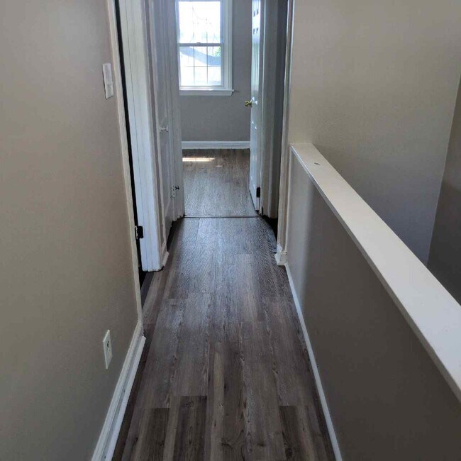 Building Photo - 45 S Pennewell Dr