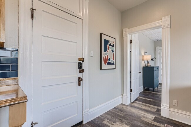 Building Photo - 2805 E 16th Ave