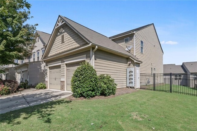 Building Photo - 3554 Village Enclave Ln