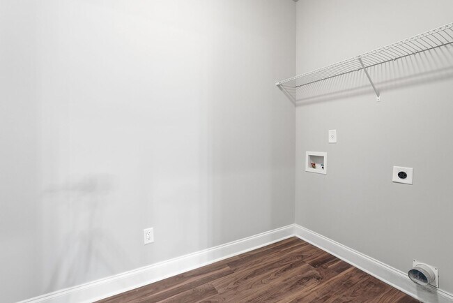 Building Photo - 217 Timberlake Dr