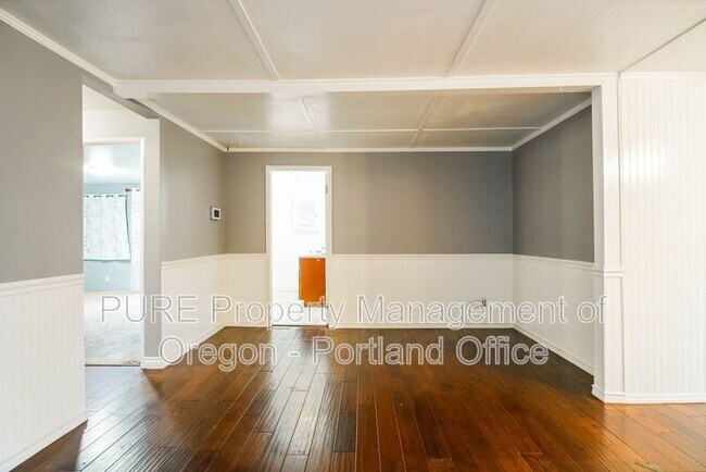 Building Photo - 13930 SE Bush St