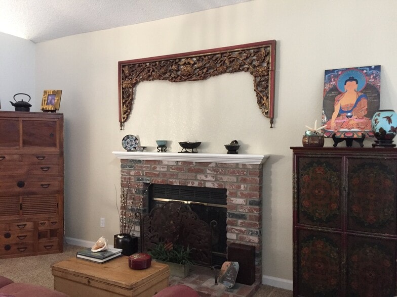 Building Photo - 904 Bond Pl