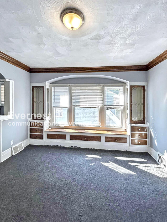 Building Photo - 3378 E 135th St