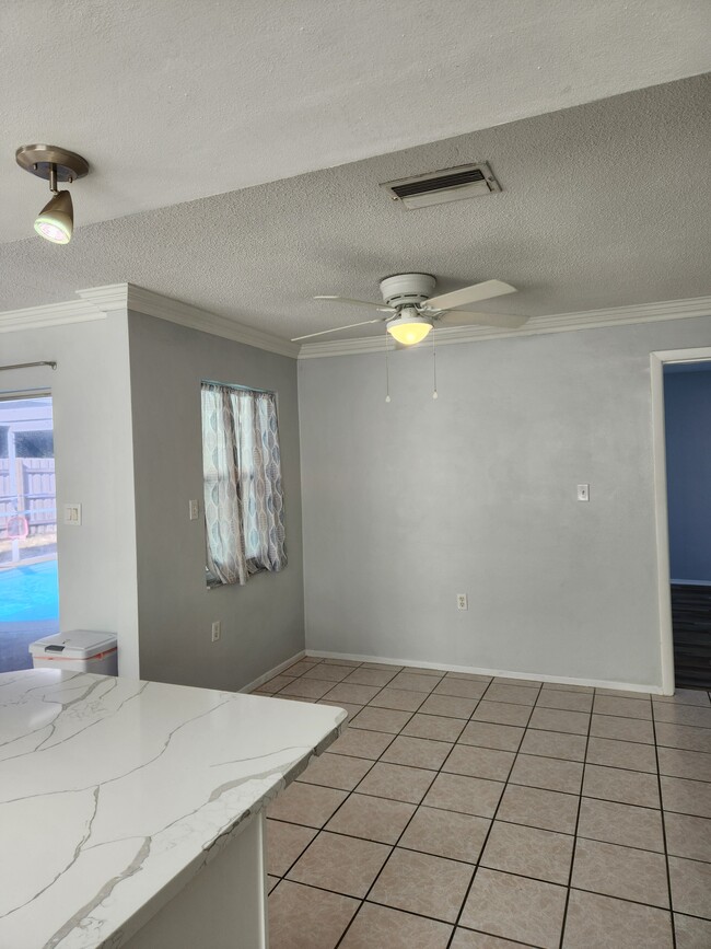 Building Photo - 9837 Marlinton Ln