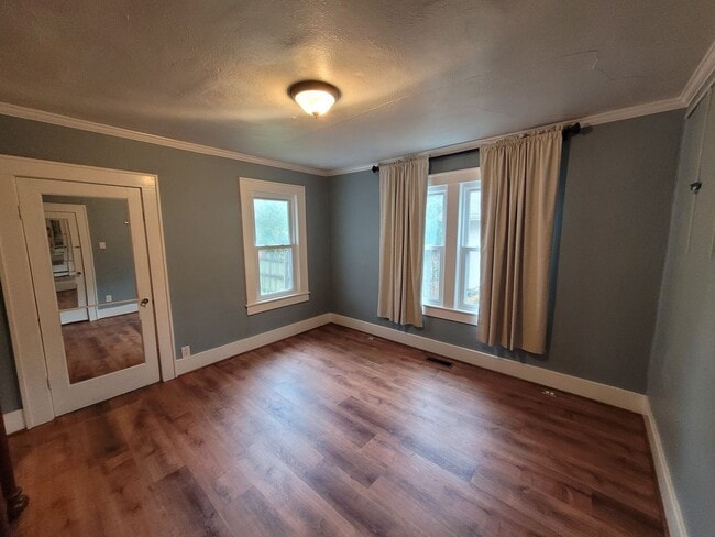 Building Photo - 3 Bedroom 1.5 Bath Cottage-Old Southwest