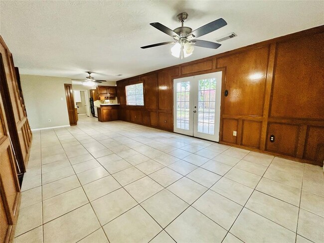Building Photo - 2709 Dewberry Ln