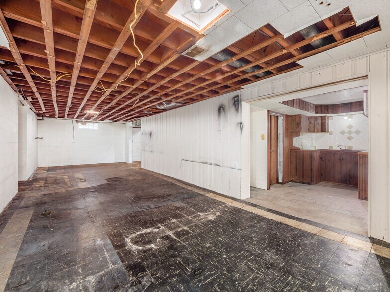 Building Photo - 1684 Ferris Rd