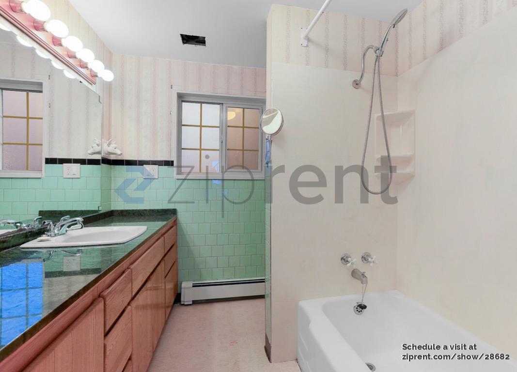 Building Photo - Unit