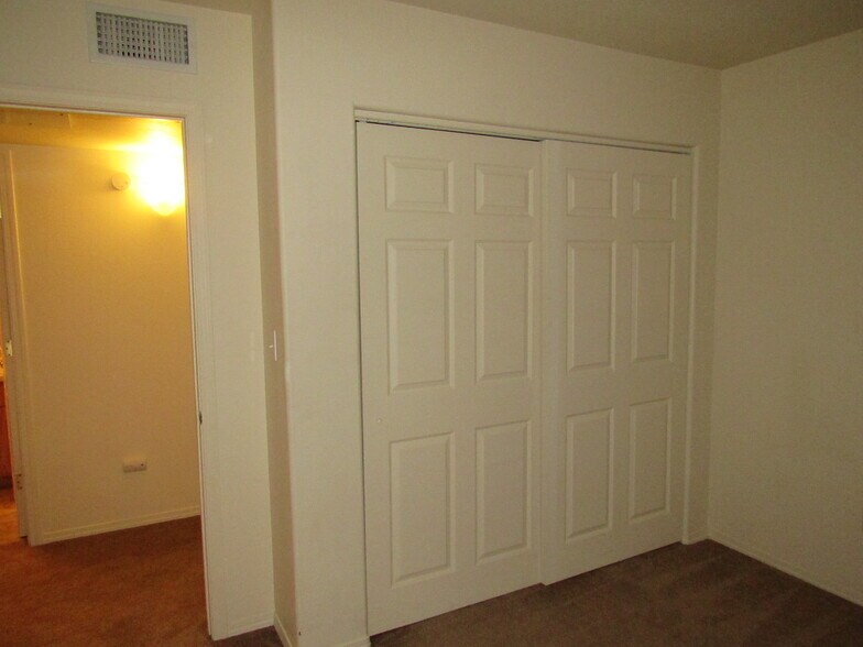 Building Photo - 1100 Goeglein Gulch #267