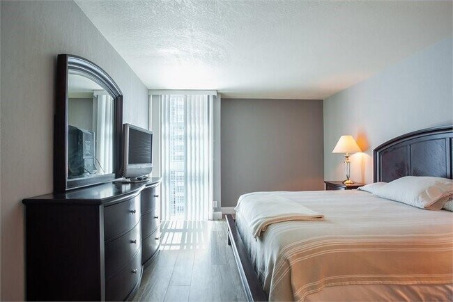 Building Photo - 1360 S Ocean Blvd