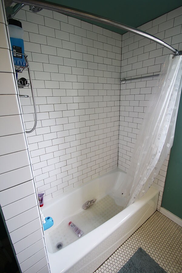 Building Photo - RENOVATED 3 BEDROOM SEATTLE HOME FOR RENT W LARGE, PRIVATE CORNER LOT!
