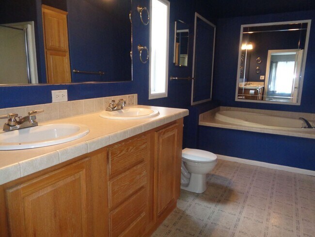 Building Photo - 4511 Gray Fox Heights