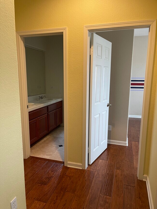 Building Photo - 27900 Alta Vista Ave