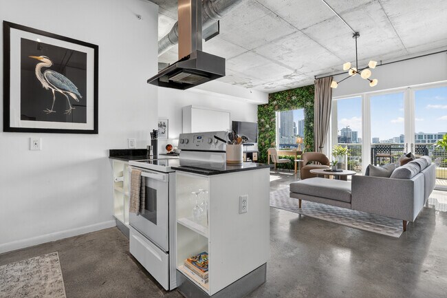 Building Photo - 10 SW South River Dr