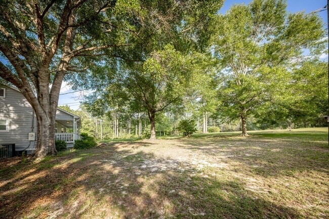 Building Photo - Peaceful Country Living on 2.4 Acres in Saucier
