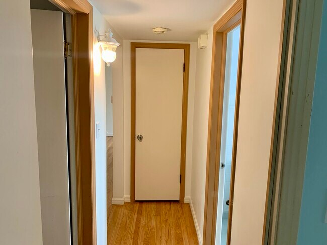 Building Photo - 14865 Pershing Dr