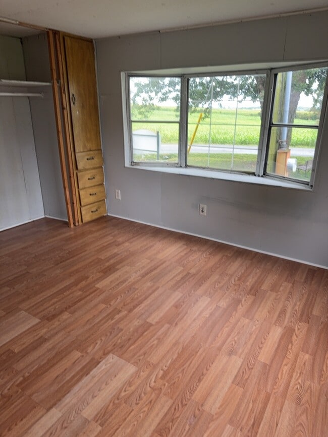 Building Photo - 261 Scott Ln