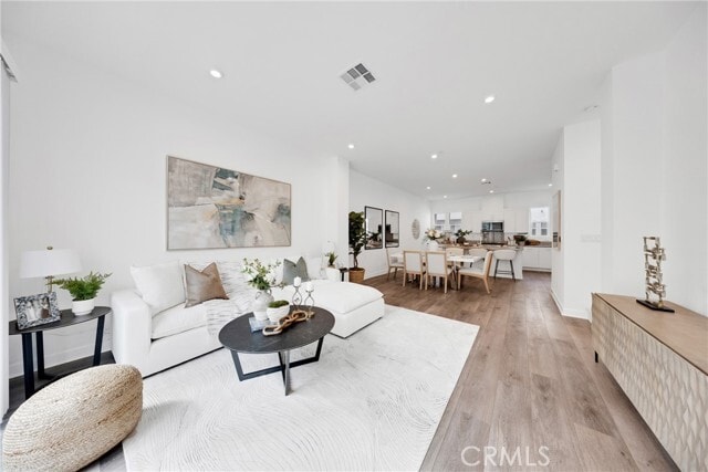 Building Photo - 1611 W Cara Dr