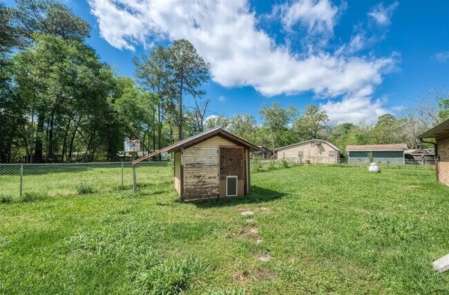 Building Photo - 22090 Little Dirt Rd