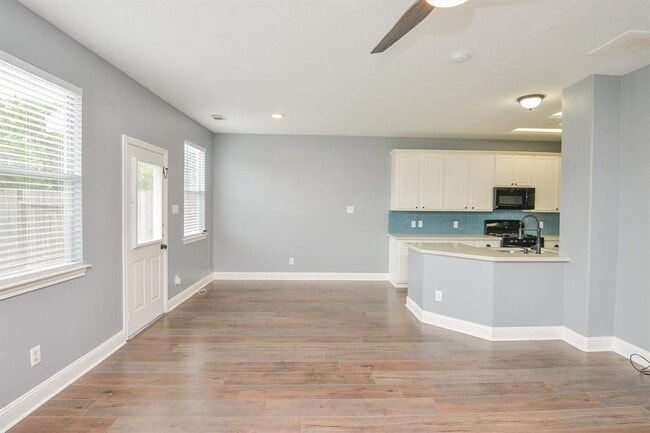 Building Photo - 8755 Thistlemoor Ln