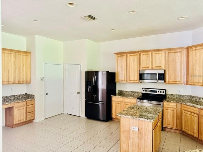 Building Photo - 7346 Crescent Palm Dr