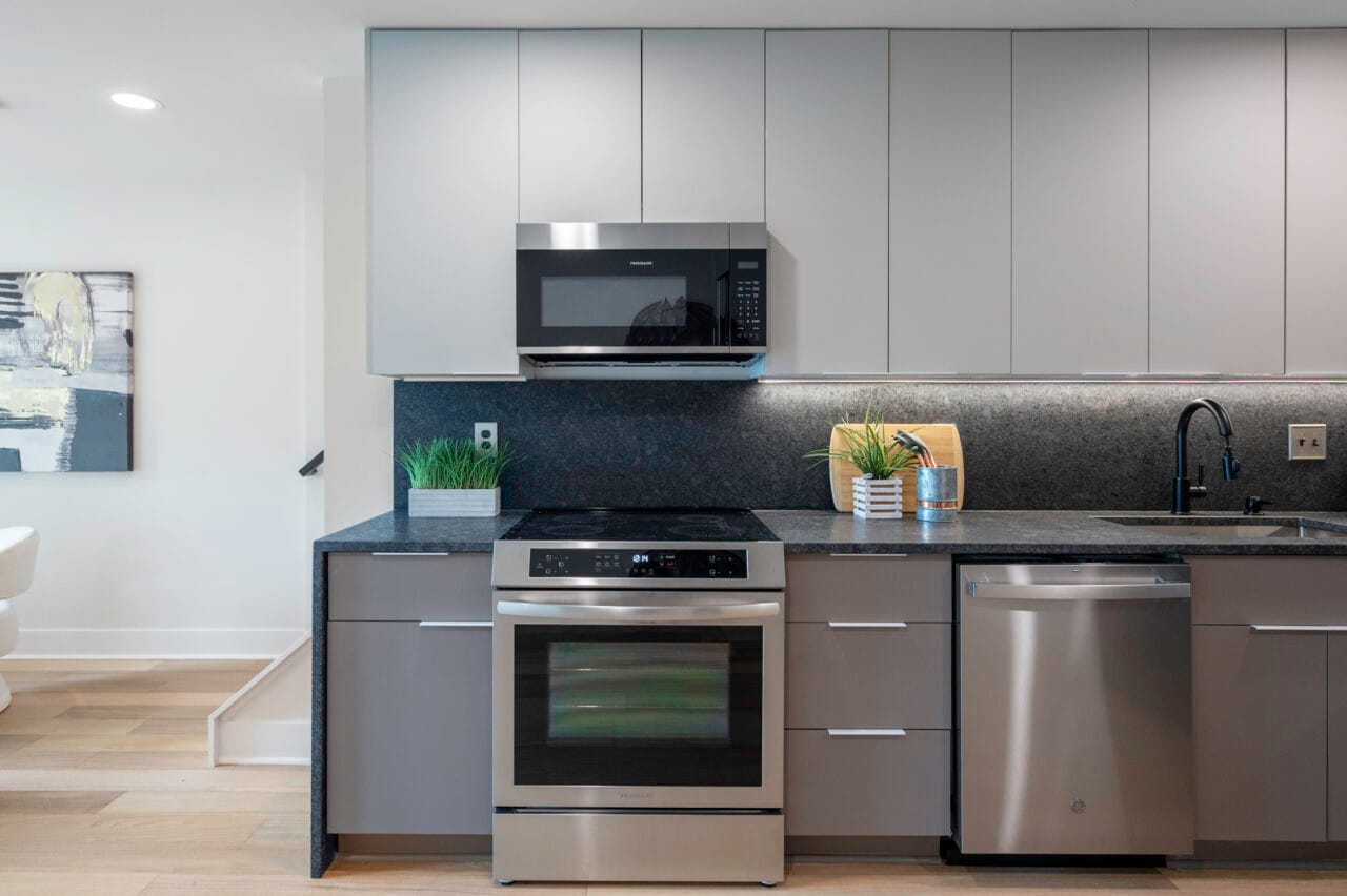 Building Photo - 771 18th St NE