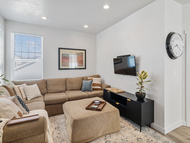 Building Photo - 11393 S Watercourse Rd