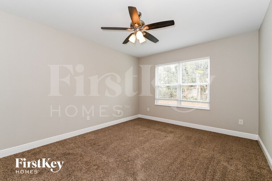 Building Photo - 631 SW 27th Terrace