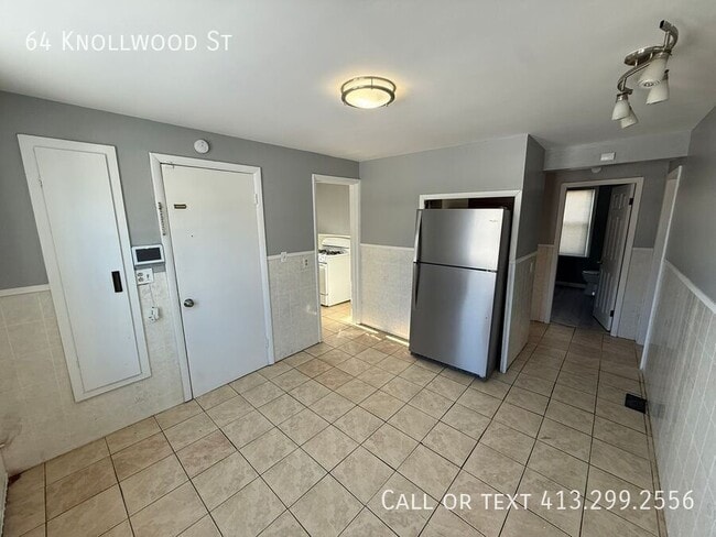 Building Photo - 64 Knollwood St