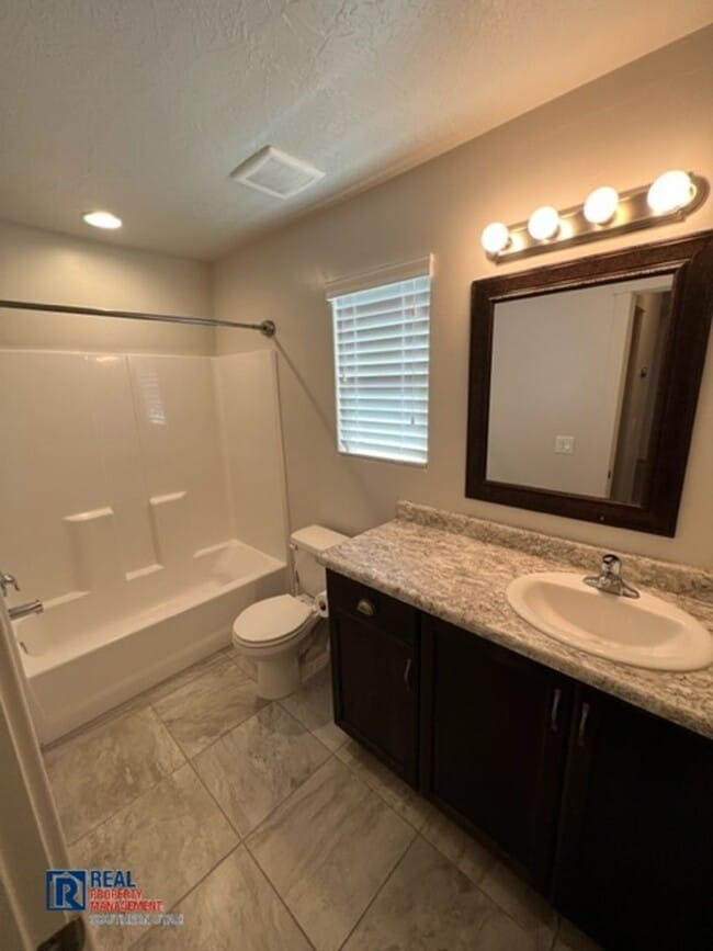 Building Photo - Sienna Hills Townhome