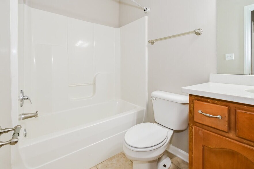 Building Photo - 6336 Sandbourne E