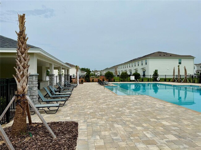 Building Photo - 1213 BALSAM Dr