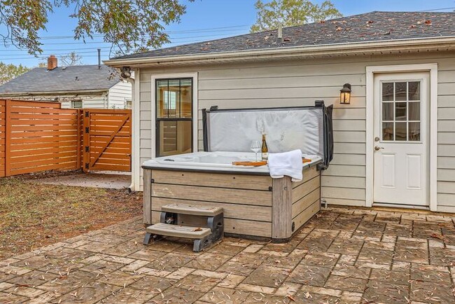 Building Photo - Beautifully Upgraded 3BD/2BA NoDA Bungalow...