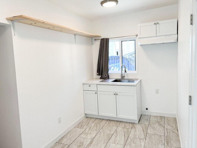 Building Photo - 2815 1st St