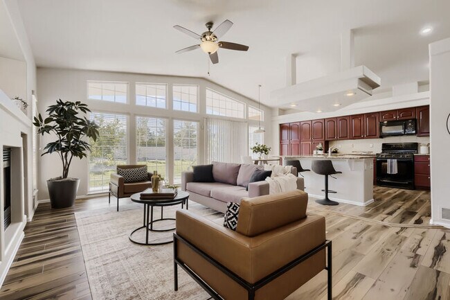 Building Photo - 9506 Hollydale Ct