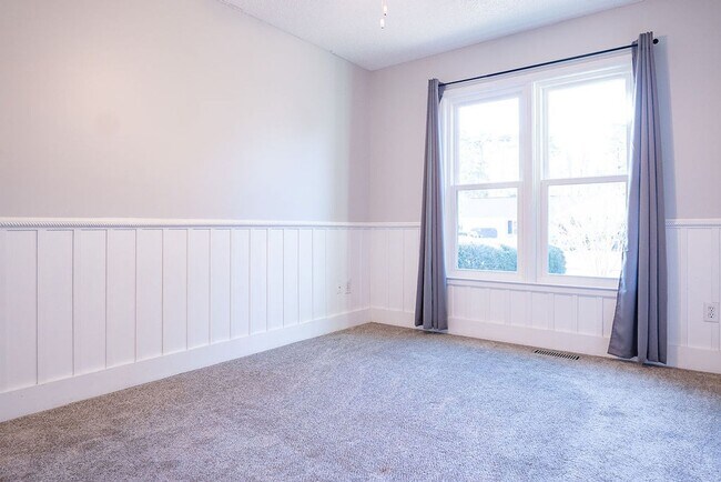 Building Photo - Spacious 3BR on Oversized Fenced Lot | GREAT PRICE!