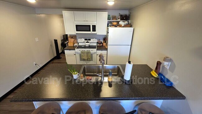 Building Photo - 3947 E Calvary Rd