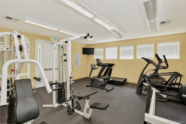 Building Photo - Move in Ready- Ground floor condo-Swimming Pool- Hot Tub and Fitness Center! Move in Special- $50...